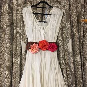 White Flowy Eyelet Dress -Sz M